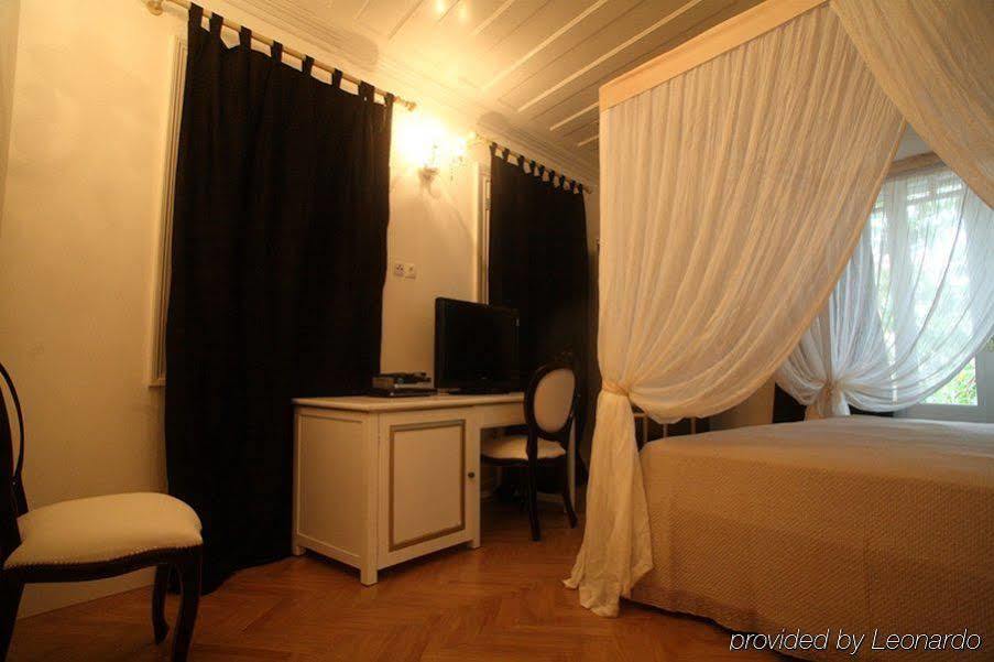 The Aigli Hotel Lefkada City Room photo